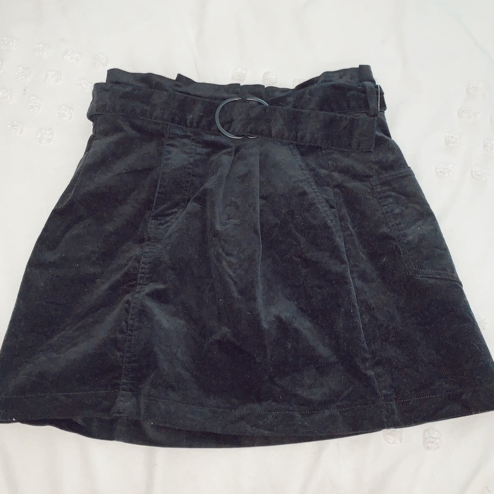 belted forever 21 black skirt